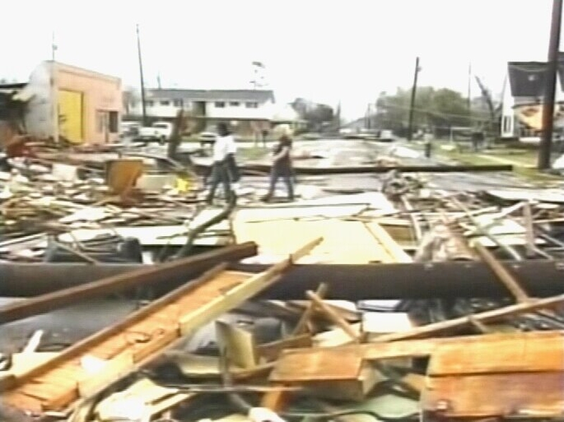 Enterprise, Alabama - Five killed at school