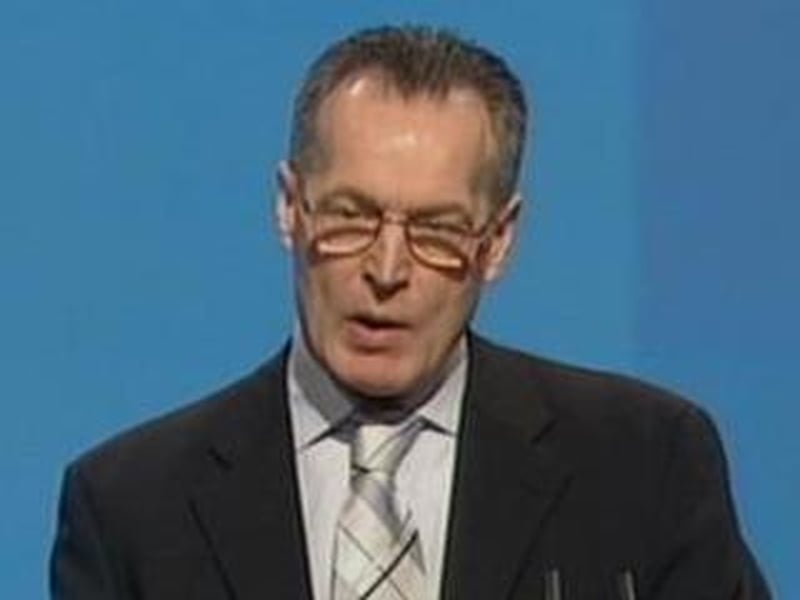 Gerry Kelly - Spoke against motions