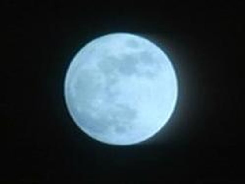 Moon Tourism - Flight around moon would cost some €75m