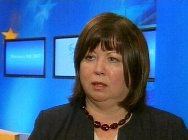 Mary Harney - To remain as leader of the PDs