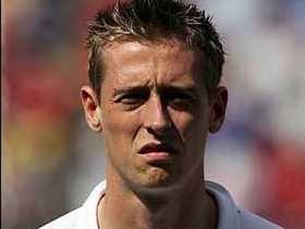 Peter Crouch should have given Liverpool a first-half lead