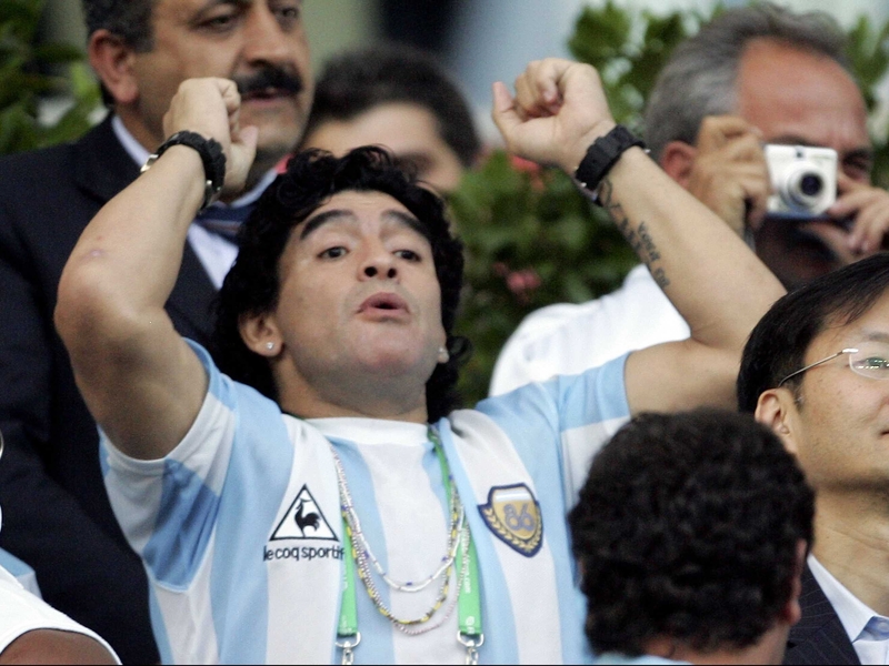 Diego Maradona has laughed off reports that he has threatened to resign
