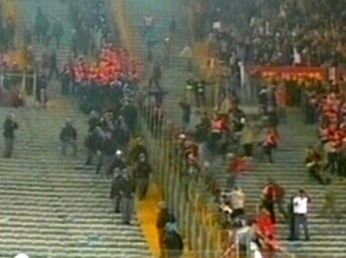 Trouble flared at the Roma v Manchester United match on Wednesday night