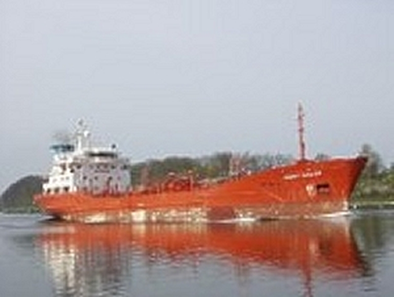 West Sailor - Still off north Kerry shore
