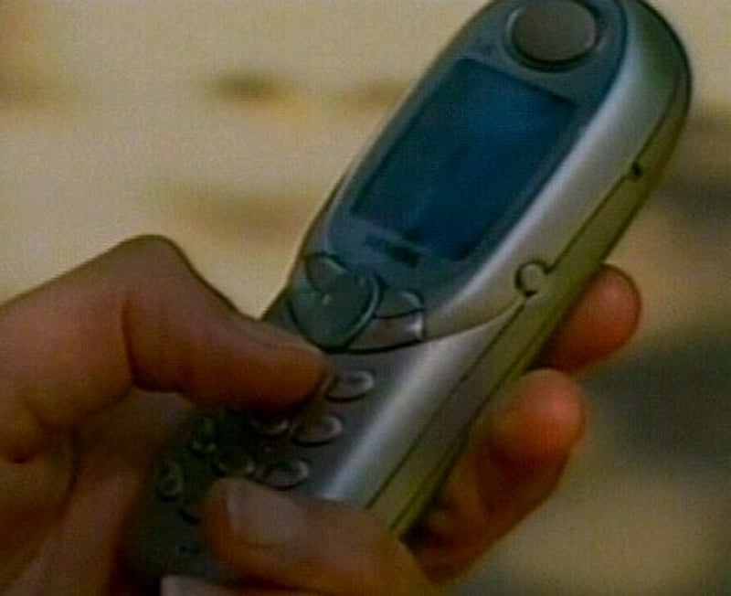 Mobile phones - Meteor problem under investigation