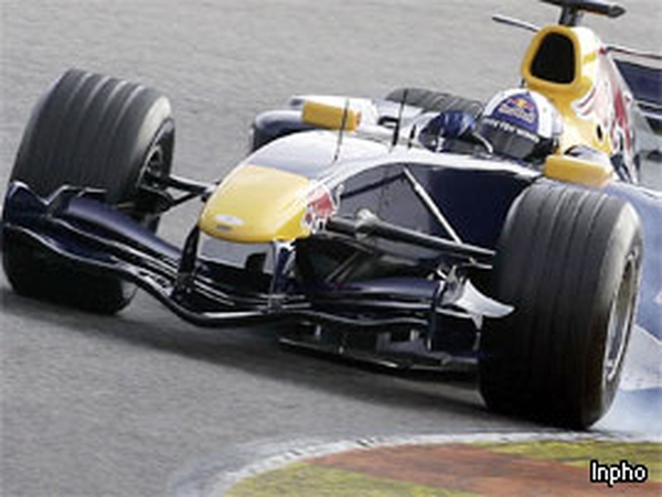 Singapore to host first night race