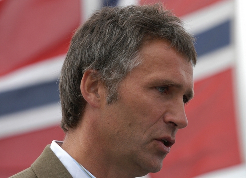 Jens Stoltenberg - Tough emissions targets