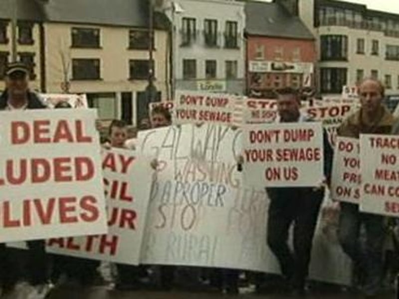 Galway County Hall - 200 protestors