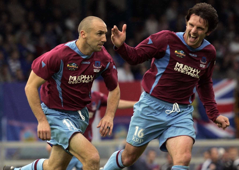 Drogheda United's Tony Grant celebrates his equaliser with penalty hero Stuart Byrne during the Setanta Cup final