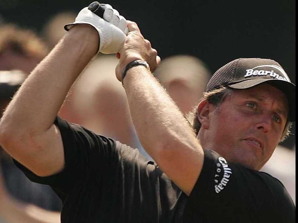 Phil Mickelson carded a seven-under 64 on Saturday