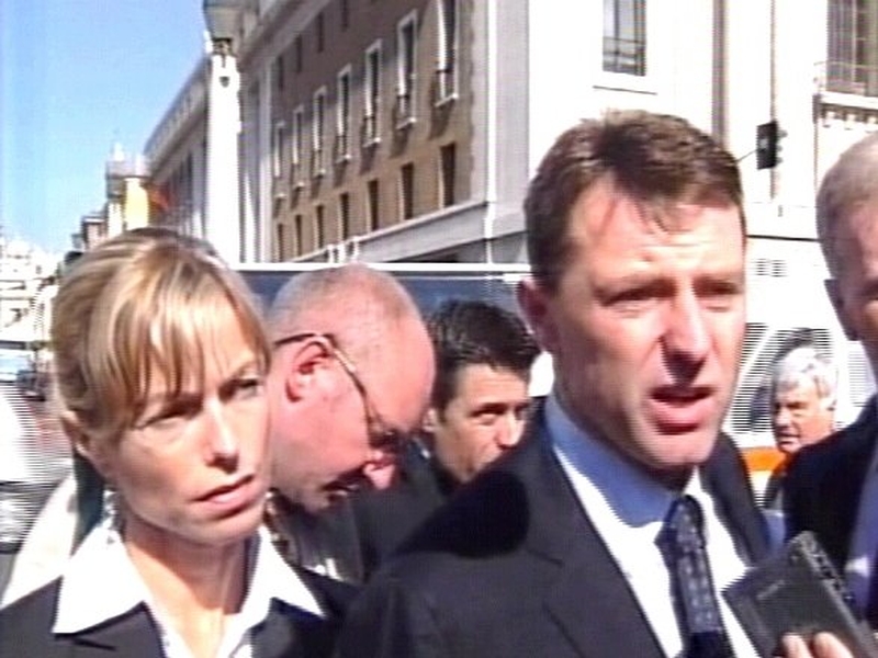 Kate and Gerry McCann - Met briefly with the Pope