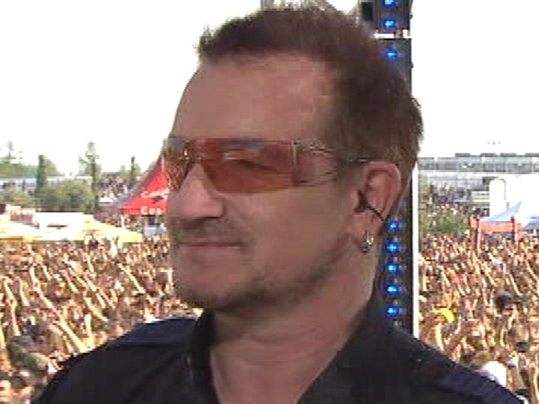 Bono - Donates bike to auction