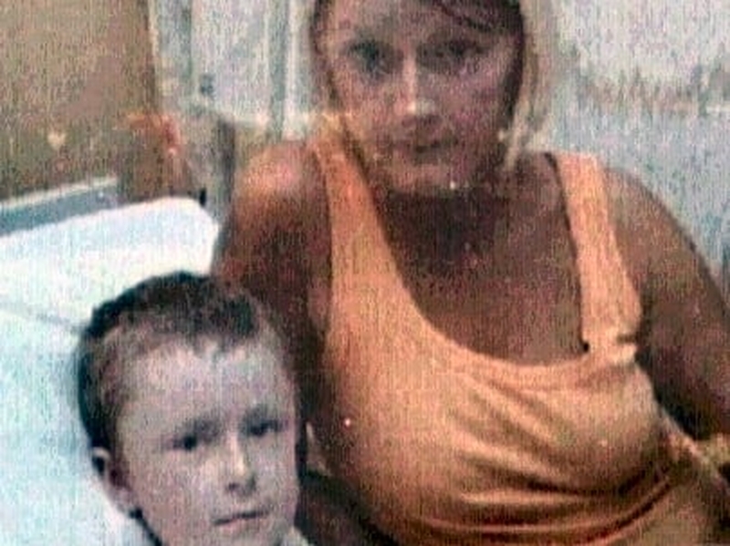 Jordan Deen with his mother - Attacked by 2 rottweilers