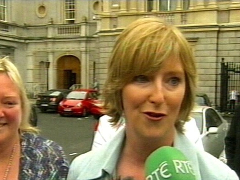 Beverly Flynn - TD is readmitted to Fianna Fáil