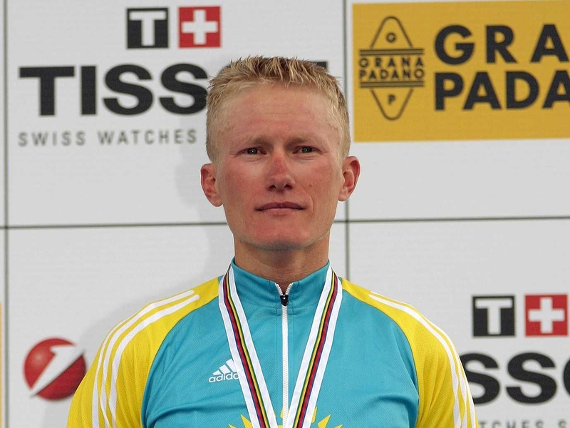 Alexandre Vinokourov had a nasty tumble in Thursday's fifth stage of the Tour de France