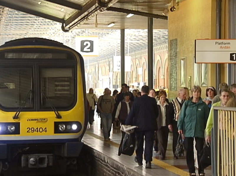 Iarnród Éireann - Train stopped in Clonsilla