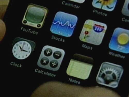 Apple results - 7.4 million iPhones sold in fourth quarter