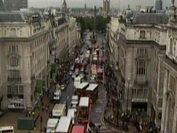 London - UK Q3 growth slows