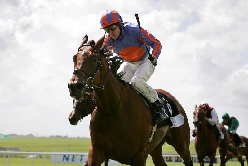 Peeping Fawn quickened to the lead in the final furlong before staying on well for an easy two length win