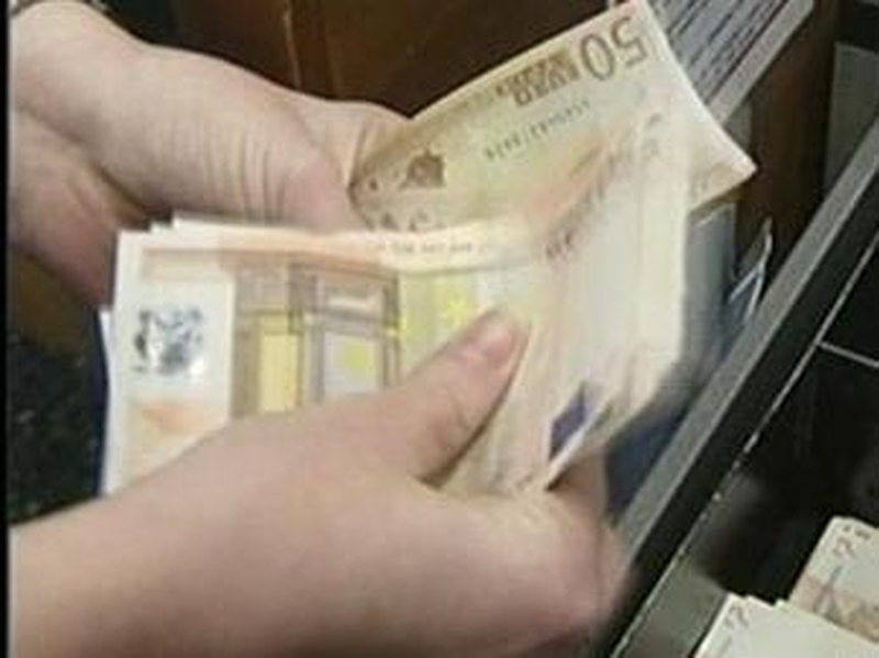 Average earnings - 5.7% rise in financial sector