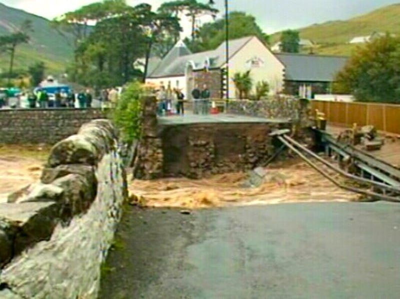Leenane - Bridge collapsed after flash floods