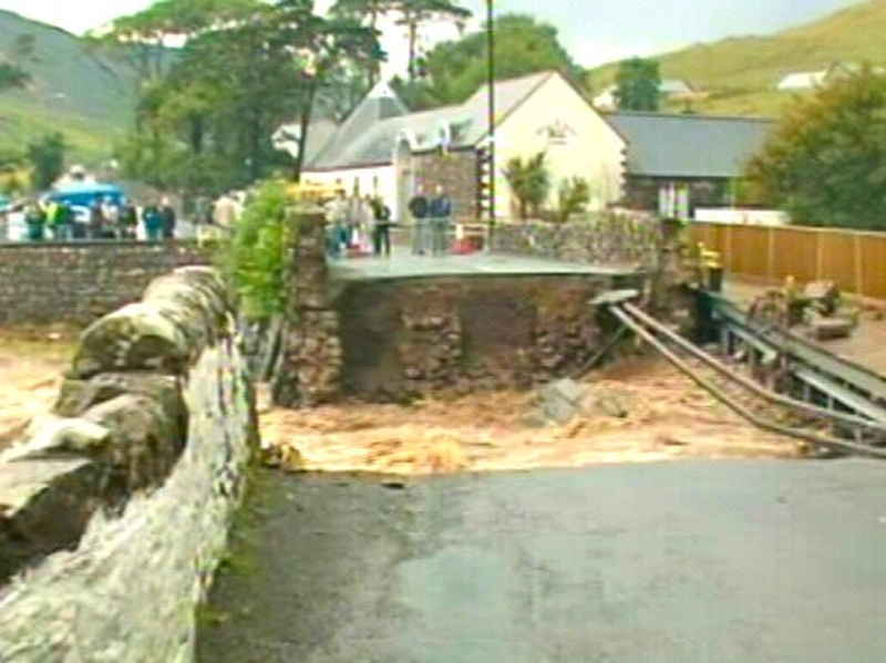 Leenane - Stone bridge washed away