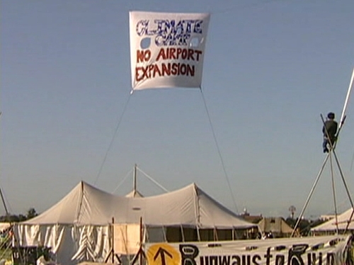Heathrow - Demos linked to climate change camp