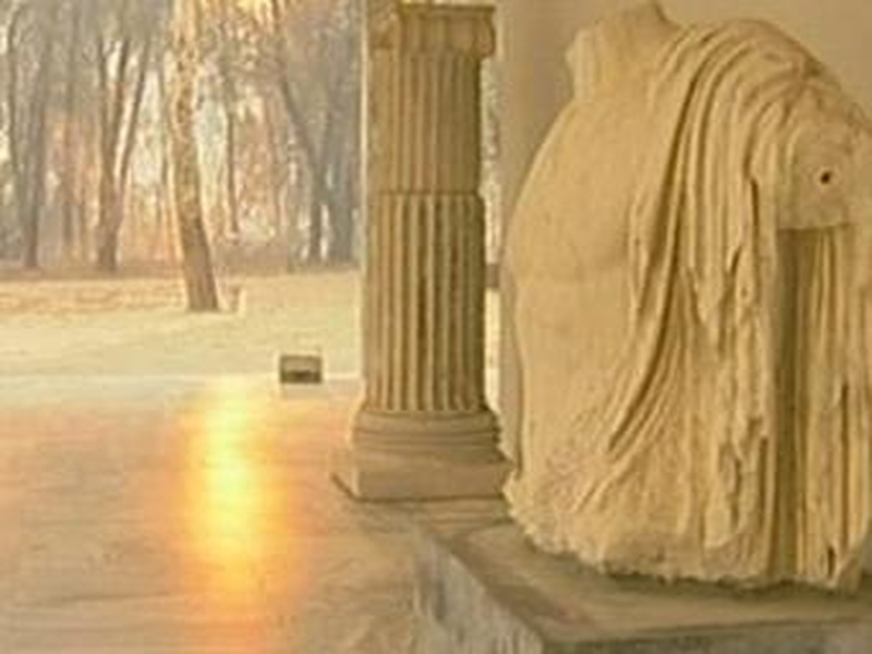 Olympia - Fire reflected in the marble