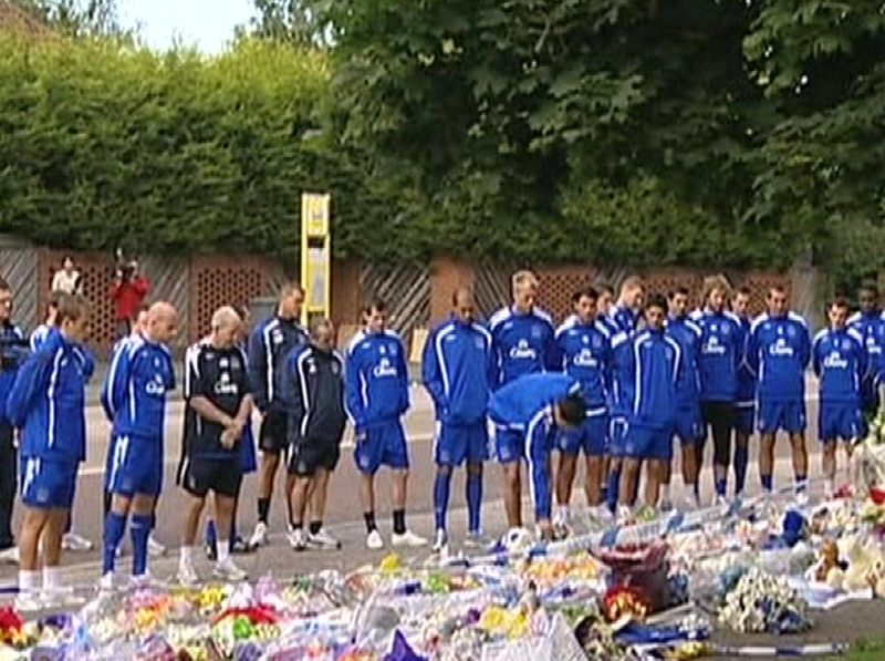 Croxteth - Everton team lays wreaths at scene of murder