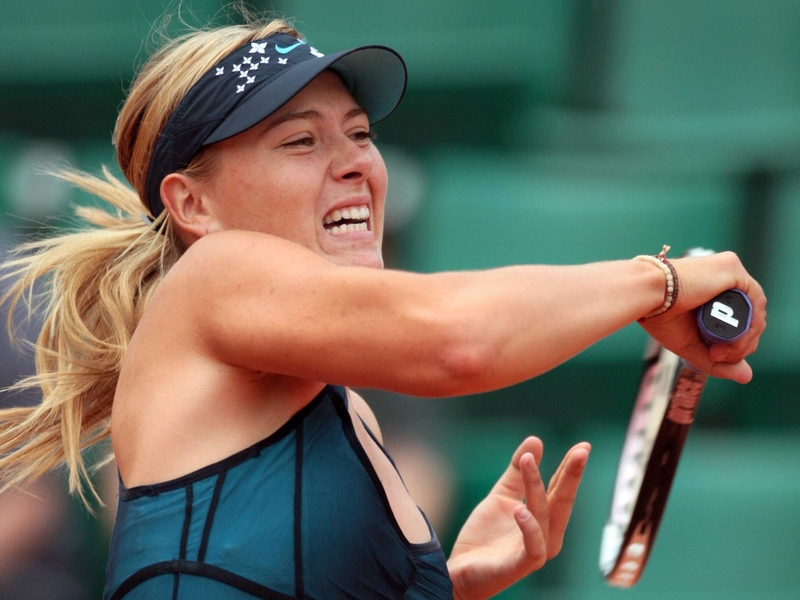 Maria Sharapova powered into the Qatar final