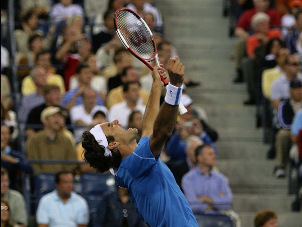 Roger Federer's quest for four straight titles goes on