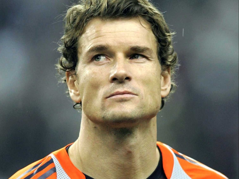 Veteran stopper Jens Lehmann may return to Borussia Dortmund