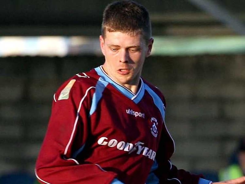 Davin O'Neill's two goals lifted Cobh out of the bottom three