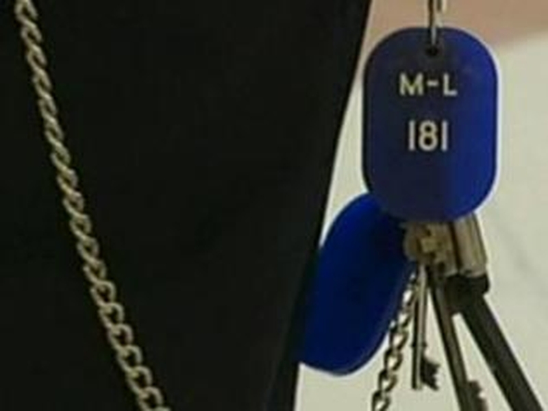 Prison - Some prisoners get out for Christmas