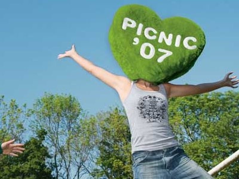 Picnic '07 - 10,000 people uncorking their brains in the hopes of changing the world
