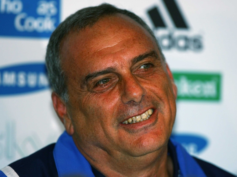 Chelsea boss Avram Grant has made Branislav Ivanovic his second signing of the January transfer window