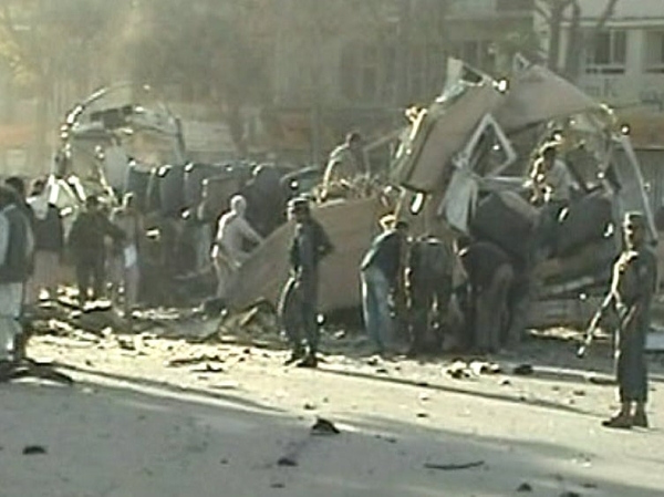 Kabul - Suicide bombing kills 28