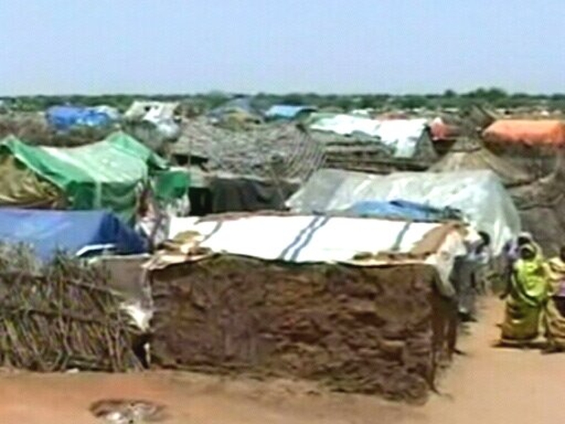 Darfur - Hundreds of thousands living in camps