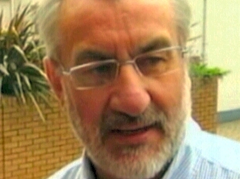 Kieran Mulvey has offered his services to help resolve the row between Cork players and the county board