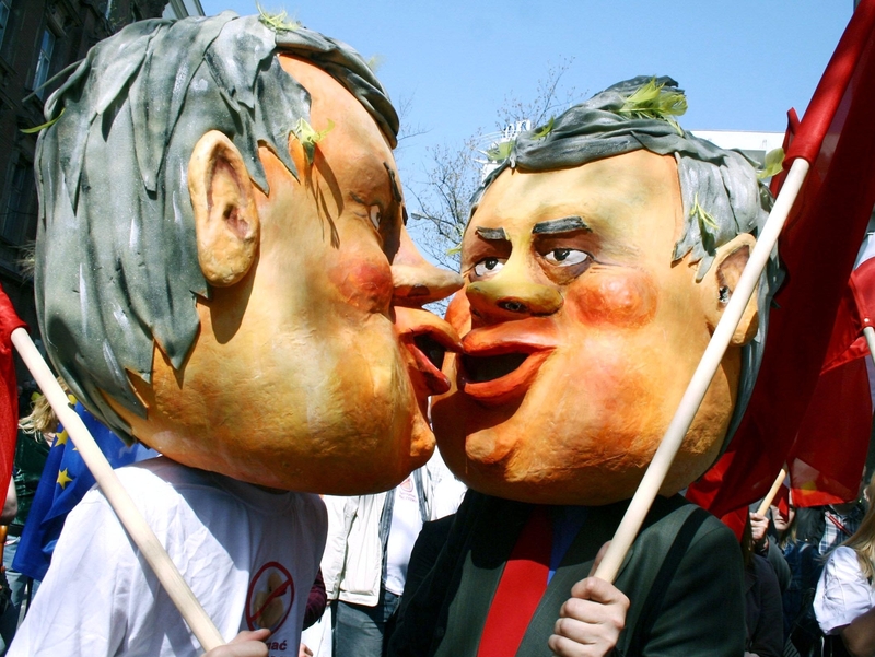 Poland - 'Election leaves Kaczynskis' moral crusade in tatters'