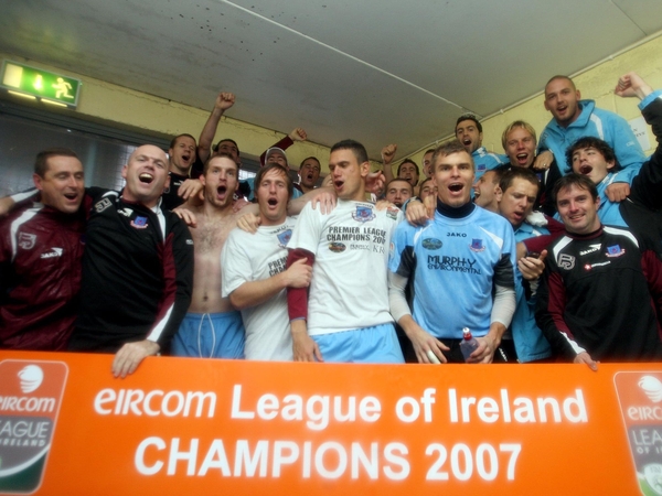Drogheda United officials held a three-hour meeting with their first team squad last night