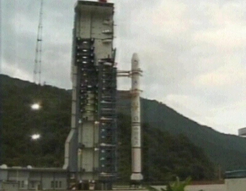 Lunar orbiter - Key step in manned Moon mission