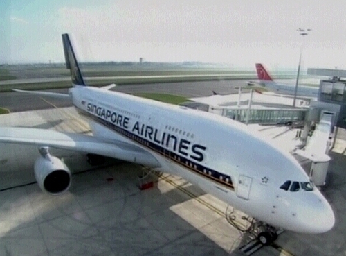 A380 - Superjumbo grounded in Singapore