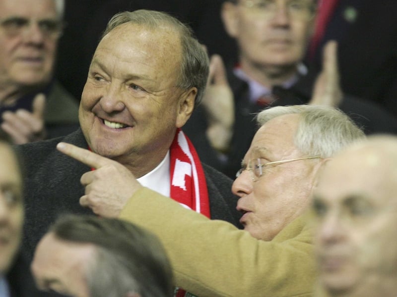 Tom Hicks insists that he is fully behind manager Rafael Benitez