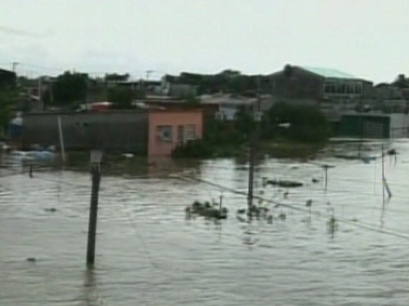 Mexico - Thousands flee floods
