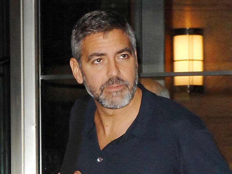 Clooney - Has urged Cruise to make fun of himself