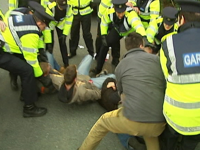 Bellanaboy - Clashes at protest