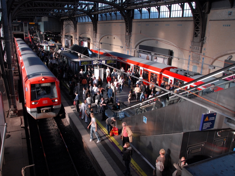 Hamburg - Delays on commuter trains
