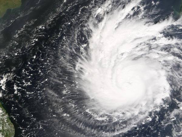 Cyclone Sidr - Winds up to 240km/h recorded