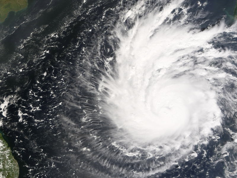 Cyclone Sidr - Winds up to 240km/h recorded
